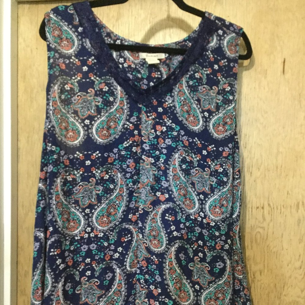 Ariat paisley print sleeveless top with lace down center back size XXl
